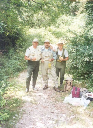 Alessandro, Gianluca e Gianfranco fanno la pappa.