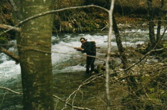 Pesca a ninfa a vista sul tratto alto del Kupa.