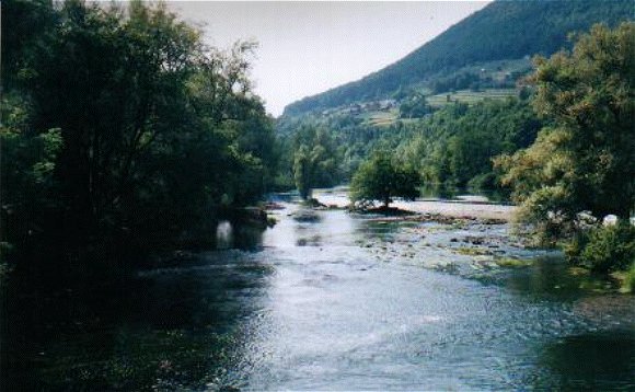 Il salto di SOTESCA visto dal ponte.